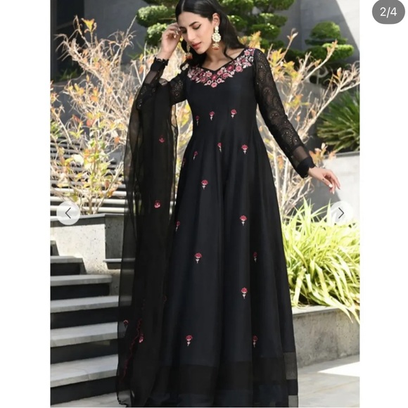 Ansab Jahangir dress - Picture 2 of 8